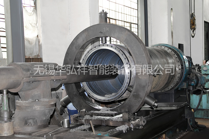 9加長(zhǎng)車(chē)床加工筒體